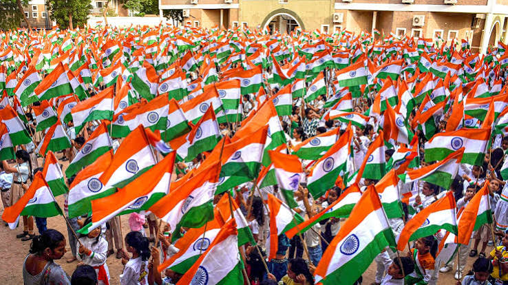  40 KM यात्रा में हजारों लोग शामिल