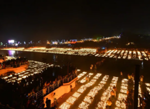 अयोध्या में दीपावली महोत्सव के मौके पर 12 लाख दीप जलाएं गए