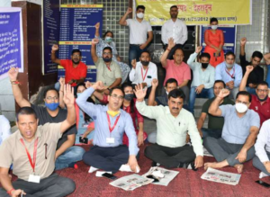 परिवहन विभाग के मिनिस्टीरियल कर्मचारियों ने की हड़ताल