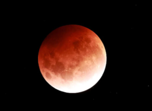 आज साल 2021 का अंतिम चंद्र ग्रहण को देखा जाएगा