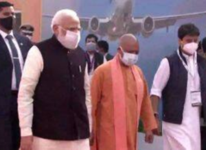 PM मोदी पहुंचे जेवर, सबसे बड़े एयरपोर्ट का करेंगे शिलान्यास