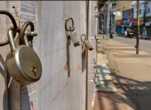 पटना में कोरोना नियम का पालन न करने वाली दुकानें हुई सील