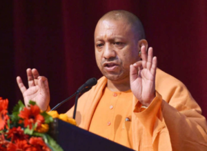 सीएम योगी आदित्यनाथ  पहुंचे आगरा, विपक्ष पर साधा निशाना