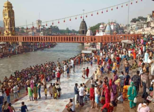 श्रद्धालुओं ने हरकी पैड़ी पर लगाई आस्था की डुबकी