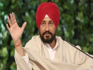 चरणजीत सिंह चन्नी ने मुख्यमंत्री पद से  दिया इस्तीफा