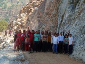 प्रधानमंत्री को ज्ञापन भेजकर दस मई को रुद्रप्रयाग-गौरीकुण्ड नेशनल हाईवे पर चक्काजाम की चेतावनी