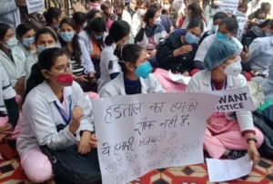 उत्तराखंड में नौकरी से हटाए कर्मचारी का आंदोलन