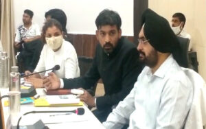 मुख्य सचिव दौरे पर मुनस्यारी व पिथौरागढ़ पहुंचे