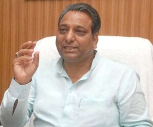 विधायक विनोद चमोली से फुटबॉल एकेडमी के खिलाड़ियों ने की मुलाकात