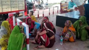 थ्रेसर मशीन में फंसी महिला मजदूर