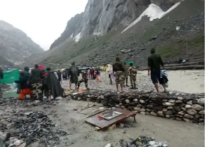 अमरनाथ गुफा में बादल फटा, 16 तीर्थयात्रियों की मौत 40 लोग लापता ,मोदी शाह ने ली हालात की जानकारी