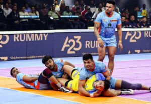 PKL 2022 के 92वें मुकाबले में तमिल थलाइवाज ने बंगाल वॉरियर्स को 35-30से हराया ।