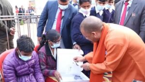 अटल स्वास्थ्य मेला- ‘सेवा ही सरकार’  दो दिवसीय मेले में  दिव्यांग बच्चों से मिले मुख्यमंत्री योगी आदित्यनाथ