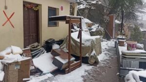 जोशीमठ में बर्फबारी के चलते धवस्तिकरण का कार्य रुका,जानते है पूरी खबर