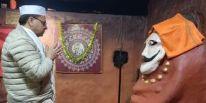 मुख्यमंत्री धामी ने चम्पावत में की गोल्ज्यू मंदिर में पूजा अर्चना कर प्रदेश की खुशहाली की कामना