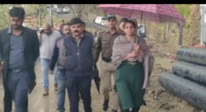 जिलाधिकारी ने किया माॅल रोड का निरीक्षण