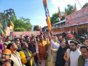 देहरादून: भाजपा का 43 वां स्थापना दिवस के रूप में महानगर कार्यालय पर ध्वजारोहण, मंत्री जोशी ने दींं शुभकामनाएं