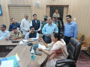 जिलाधिकारी सोनिका की अध्यक्षता में जनसुनवाई कार्यक्रम का आयोजन, प्राप्त हुई 92 शिकायतें