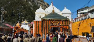 अक्षय तृतीया के पावन अवसर पर श्रद्धालुओं के दर्शनार्थ खोले गंगोत्री एवं यमुनोत्री धाम के कपाट