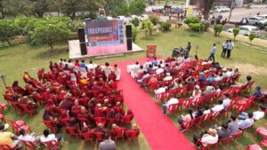 देहरादून: प्रधानमंत्री नरेंद्र मोदी की मन की बात के 100वें संस्करण का ऐतिहासिक प्रसारण, बुद्धा टेंपल में सुना संदेश