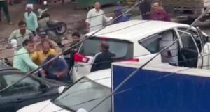 ब्रेकिंग न्यूज़ : मंत्री प्रेमचंद्र अग्रवाल पर बीच सड़क पर हमला, हमला करने वाले को सुरक्षाकर्मियों ने जमकर पीटा