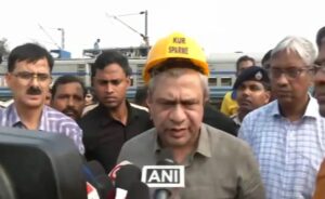 नई दिल्ली : रेल मंत्री अश्विनी वैष्णव ममता बनर्जी के बयान पर बोले : “ये समय राजनीति करने का नहीं है”