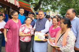 कैबिनेट मंत्री गणेश जोशी ने की भाजपा के घर-घर संपर्क अभियान के तहत व्यापारियों एवं विशिष्ट लोगों से मुलाकात