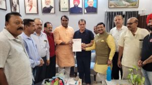 दून उद्योग व्यापार मंडल के एक प्रतिनिधि मंडल ने वित्त मंत्री उत्तराखंड प्रेमचंद अग्रवाल से की शिष्टाचार मुलाकात