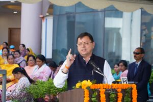 मुख्यमंत्री पुष्कर सिंह धामी ने मुख्य सेवक सदन में मीडिया से की वार्ता