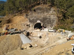 सुरंग में फंसे मजदूर, पॉंच मोर्चों पर कार्य युद्धस्तर पर जारी