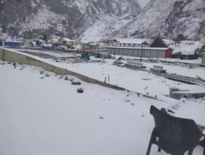 बर्फबारी के बाद पहाड़ी इलाकों में दिखी अद्भुत खूबसूरती