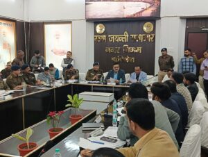 चारधाम यात्रा की तैयारियों को लेकर बैठक आहूत, आयुक्त गढ़वाल मंडल विनय शंकर पांडेय ने दिए निर्देश 