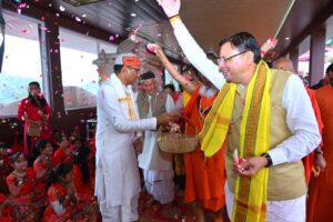 वनाग्नि प्रभावित क्षेत्रों का सीएम धामी ने किया हवाई निरीक्षण