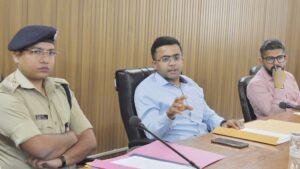 जिला निर्वाचन अधिकारी ने राजनीतिक दलों एवं प्रेस प्रतिनिधियों के साथ की बैठक