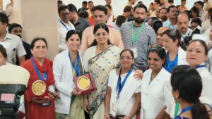 उत्तराखंड की ए.एन.एम. और आशा को राष्ट्रीय स्तर पर स्वतंत्रता दिवस समारोह में विशेष अतिथि के रूप में सम्मानित किया गया…