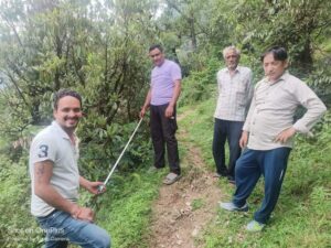 वन पंचायत सरपंच पवन राणा की मेहनत लाई रंग बहुत जल्द नगर पंचायत ऊखीमठ में पानी की समस्या होगी दूर। जल संस्थान ऊखीमठ विभाग ने किया निरीक्षण, बनेगा पानी टैक