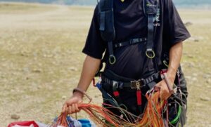 पैराग्लाइडिंग : आसमान की उंचाई नापने के लिए तैयार हैं उत्तराखण्ड के युवा…