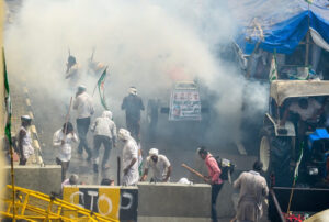 हरिद्वार टोल प्लाजा पर किसानों पर लाठीचार्ज, कांग्रेस कार्यकर्ताओं ने मुख्यमंत्री को ज्ञापन सौंपा