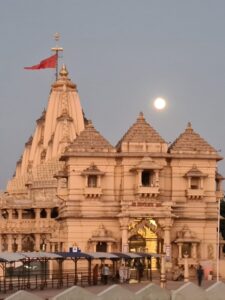 भारत के 10 अद्भुत ऐतिहासिक मंदिर, जहां ज़रूर जाएं.