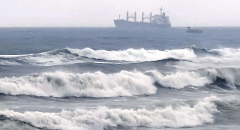 Cyclone Montha : आंध्र तट पर चक्रवात मोंथा की दस्तक, कई राज्यों में अलर्ट पर प्रशासन