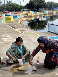 देशभर में जोरों पर  छठ पूजा की तैयारी, देखें तस्वीरें