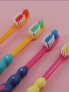 क्या आपका टूथब्रश वाकई साफ़ है?