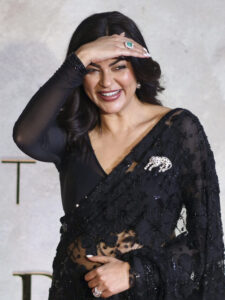 मशहूर डिजाइनर विक्रम फडणवीस के फैशन शो में इन बॉलीवुड सितारों ने लगाया चार चाँद