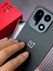 कल लॉन्च होने जा रहा OnePlus 15,जानें इसके दमदार फीचर्स 