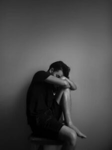 क्या हैं खराब मेंटल हेल्थ के लक्षण