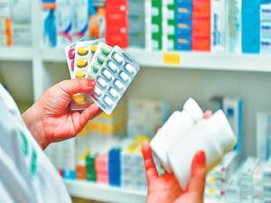 Roorkee : अवैध रूप से संचालित दवा प्रतिष्ठान पर औषधि विभाग की कार्रवाई