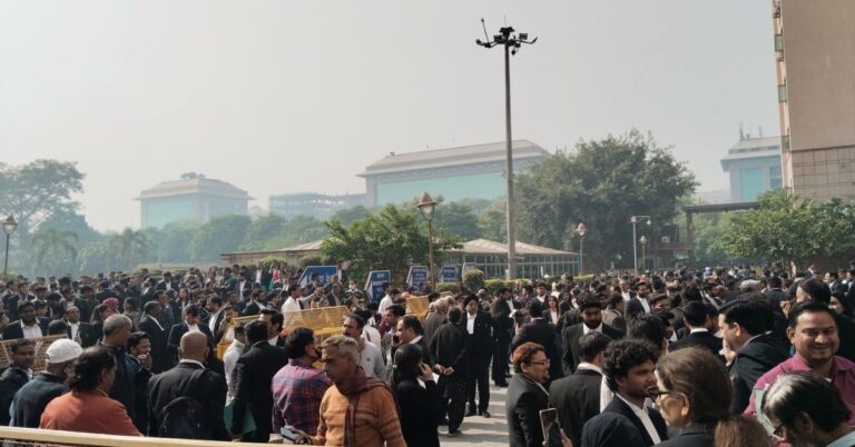 Bomb threat in Delhi