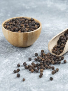 कोई एक्सरसाइज नहीं, काली मिर्च करेगी वजन घटाने में मदद