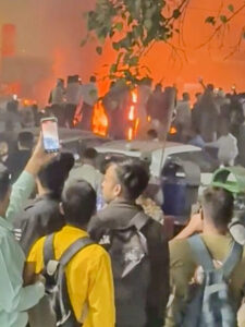 लाल किले के पास कार ब्लास्ट से मचा हड़कंप,देखें तस्वीरें