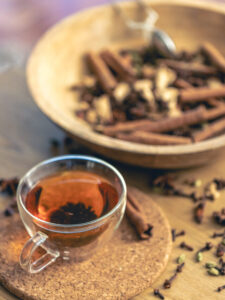 सर्दियों में लौंग की चाय दिलाएगी सर्दी-जुकाम से छुटकारा